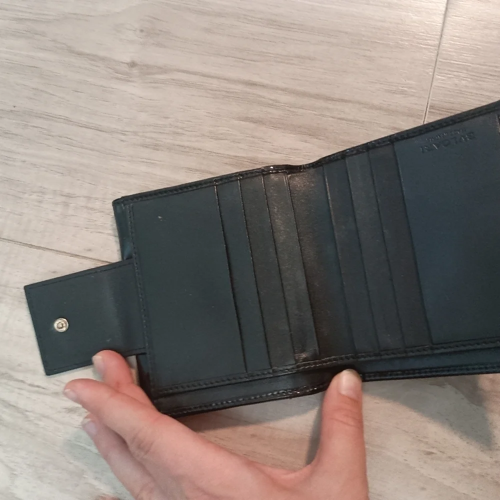 S BVLGARI Black Patent Leather Buckle Medium Wallet